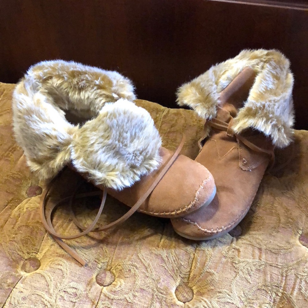 Toms suede and faux fur moccasins